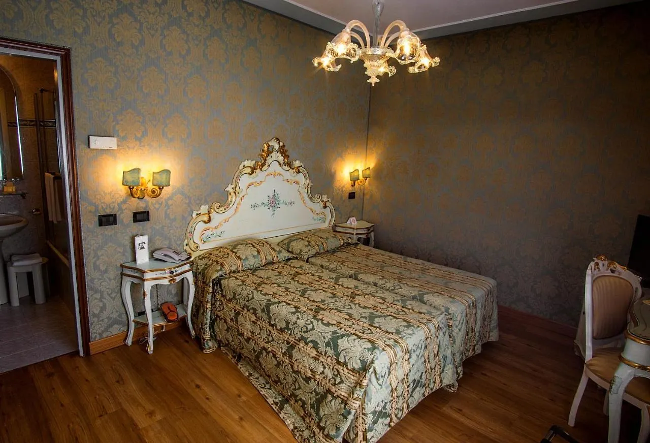 Hotel Carlton On The Grand Canal Venice 4*,  Italy