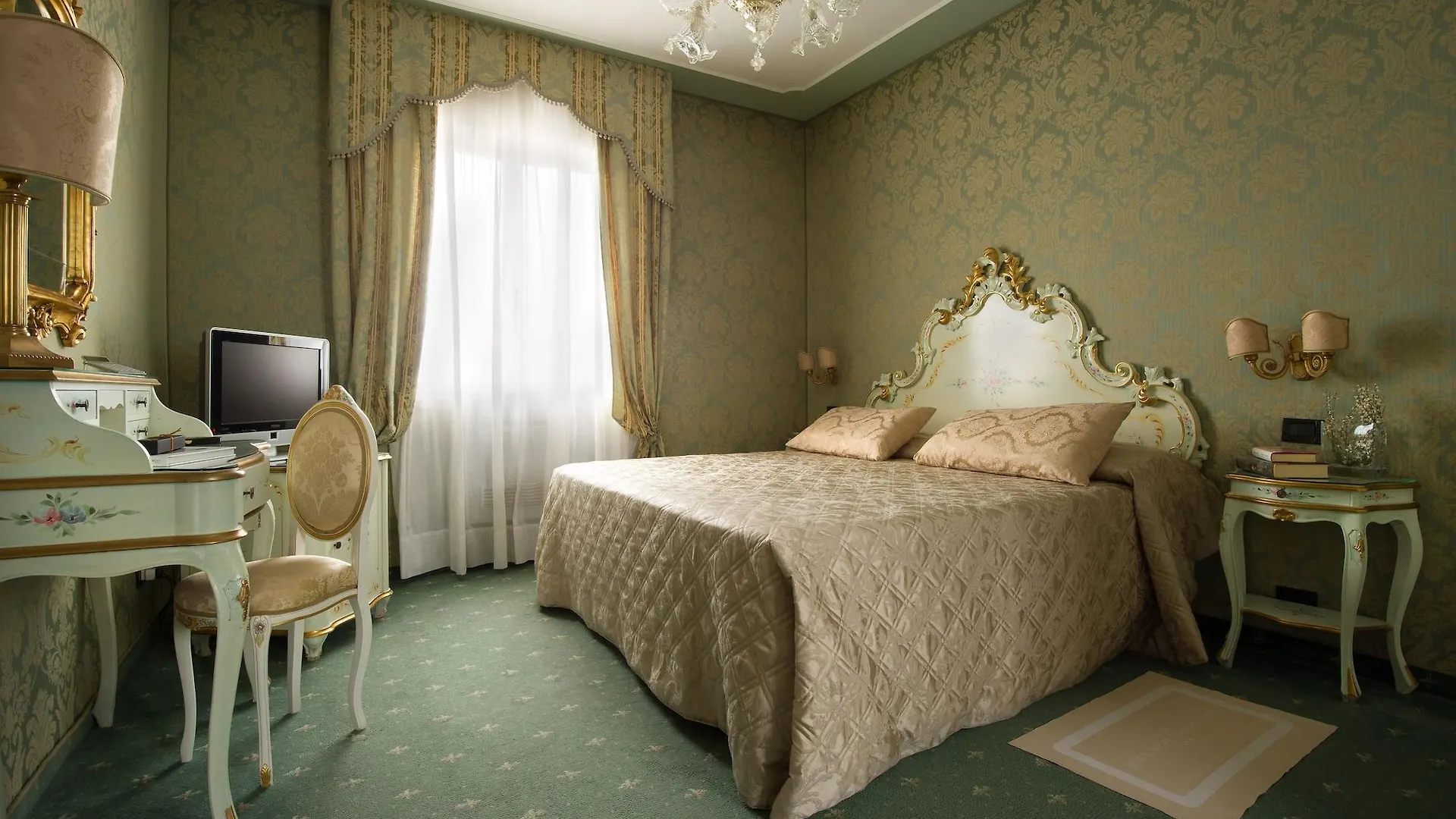 Hotel Carlton On The Grand Canal Venice 4*,  Italy