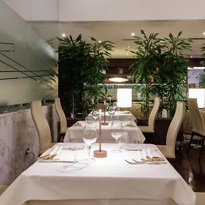https://best-western-hotel-universo.it-romehotels.com