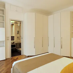 https://heart-milan-apartments-san-sepolcro-duomo.italymilanhotels.net
