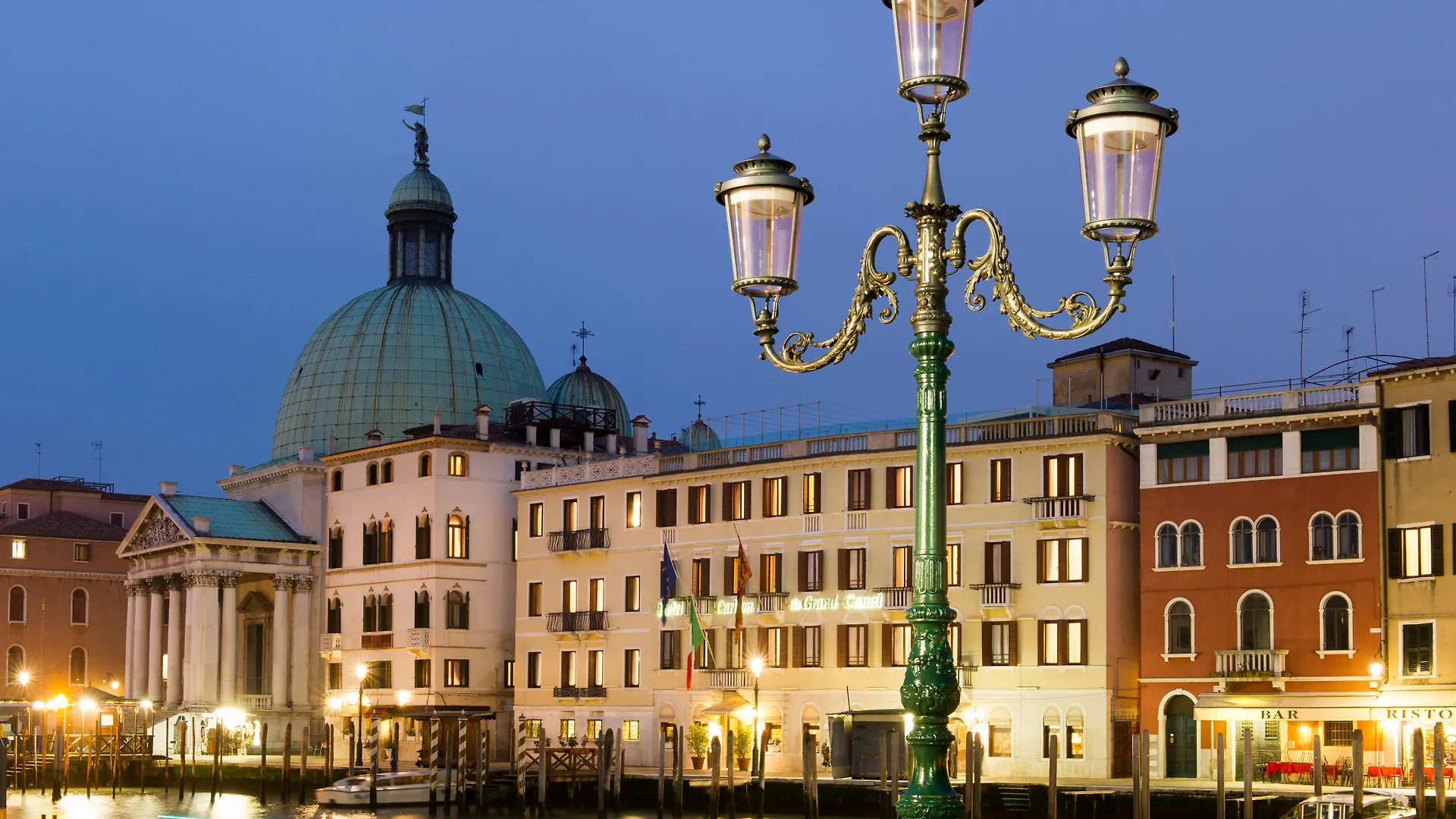 Hotel Carlton On The Grand Canal location